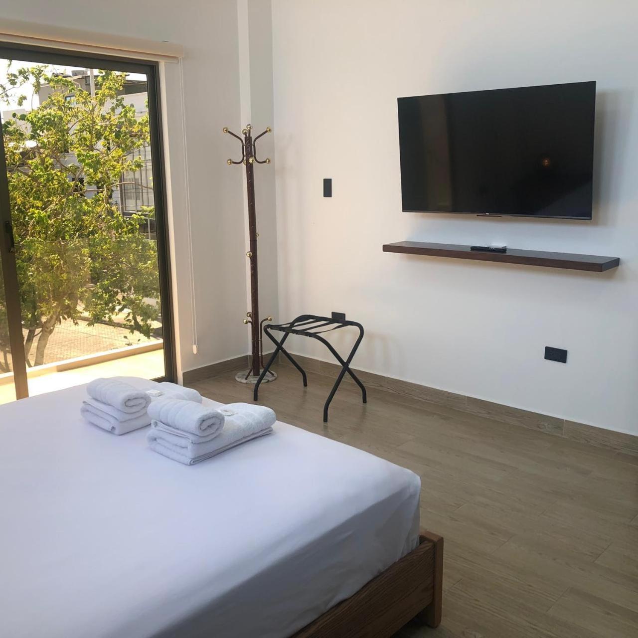 Suites En El Paraiso San Cristobal Galapagos Пуэрто-Бакерисо-Морено Экстерьер фото
